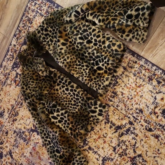 Donna Degman faux fur.. Size L - Picture 3 of 6